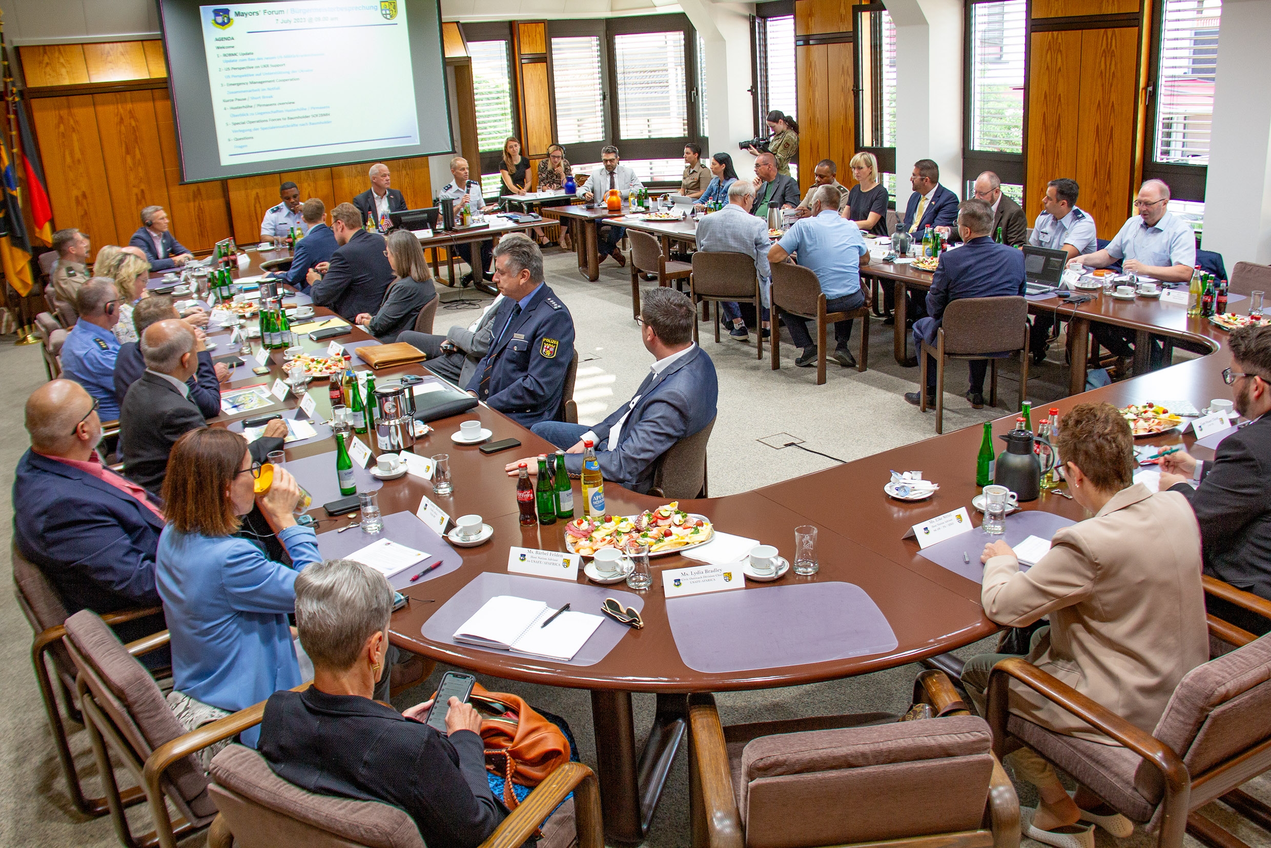 Blick in den Ratssaal während der Veranstaltung