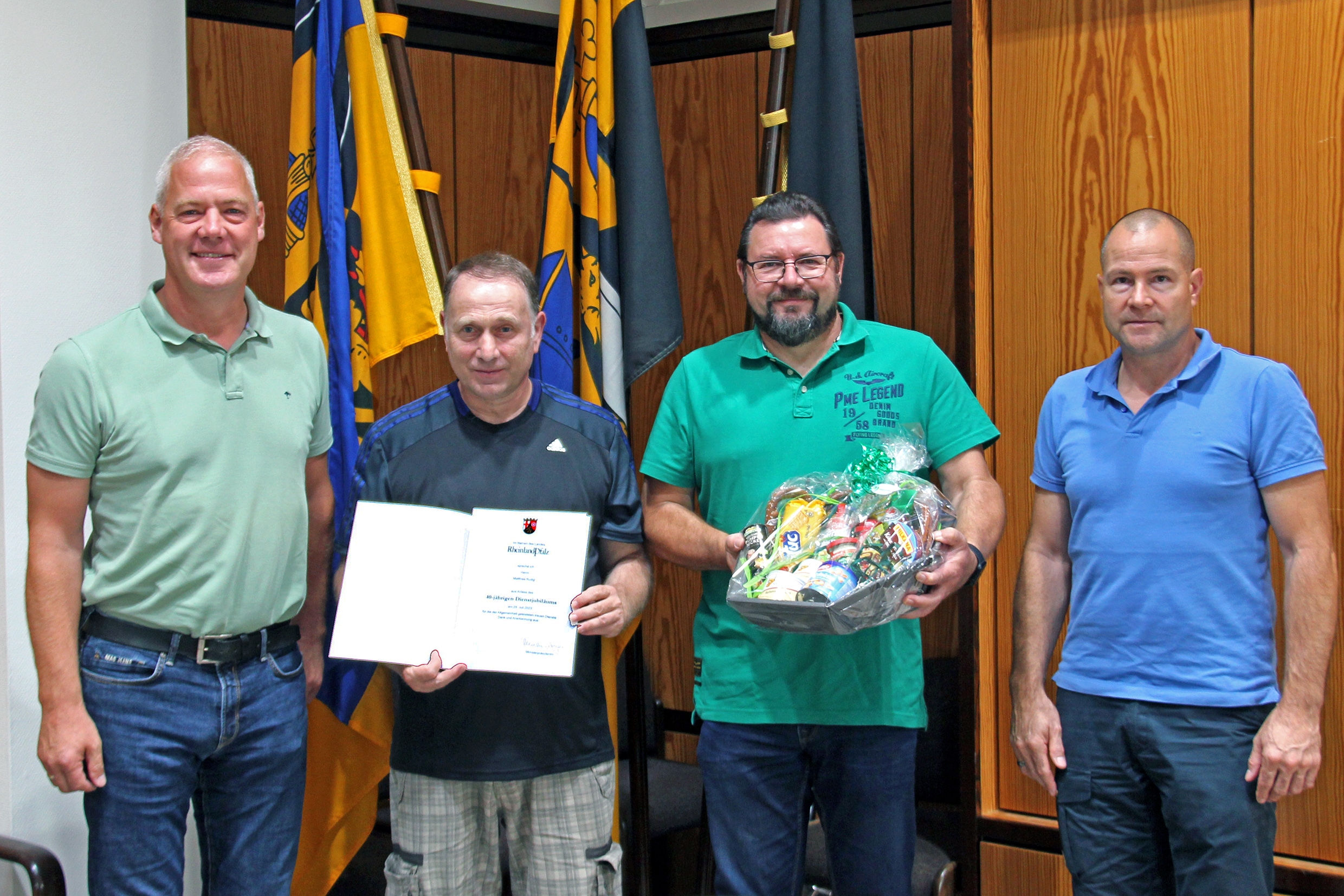 Foto der Gratulation zum Dienstjubiläum