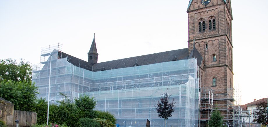 Katholische Kirche Ramstein, teilweise eingerüstet