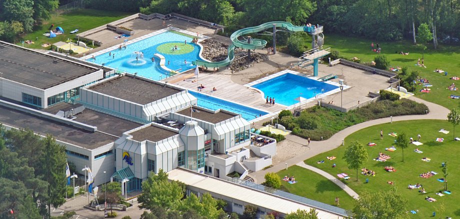 Luftbild Freizeitbad AZUR