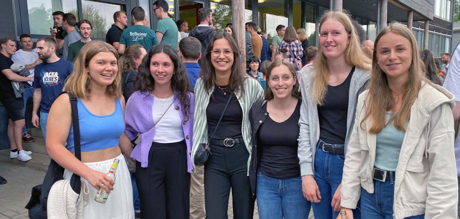 Ehemalige Schülerinnen beim Alumni-Treffen des Reichswald-Gymnasiums