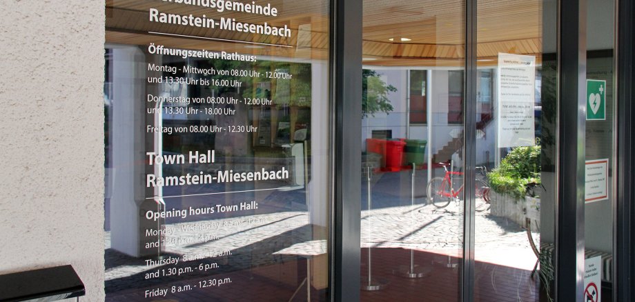 Foto Eingang Rathaus Ramstein
