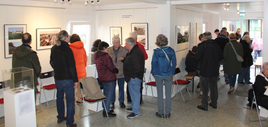 Blick in die Ausstellung zur Eröffnung