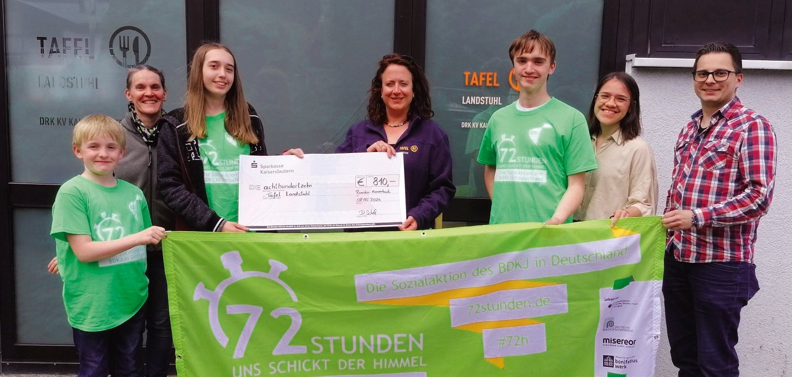 Fotos der beiden Spendenübergaben