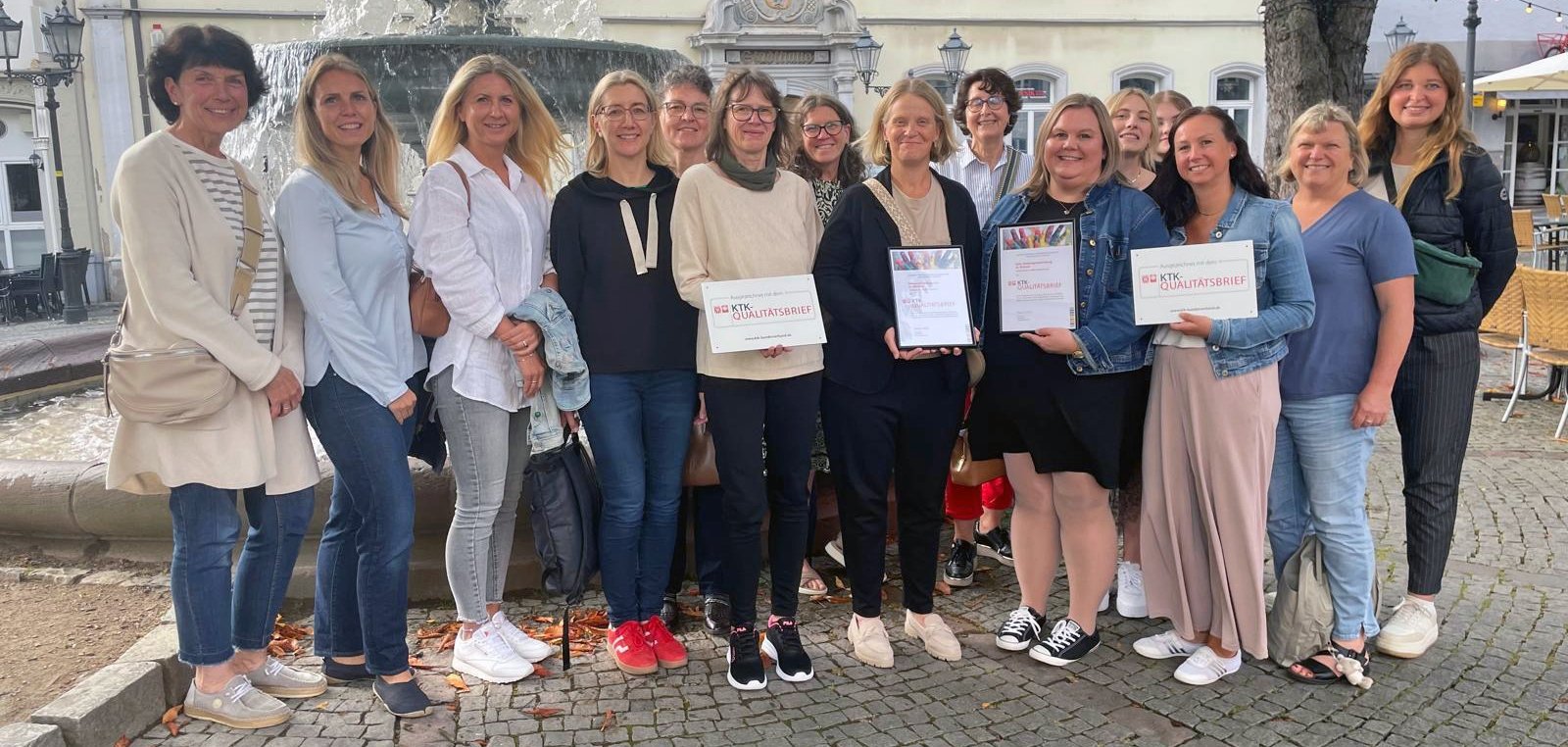Gruppenbild mit Erzieherinnen der Kitas