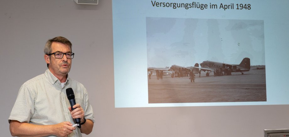 Bernd von Kostka referierte zur Berliner Luftbrücke