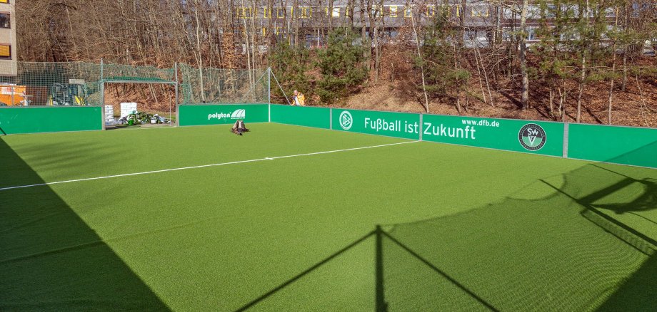 Bild vom Kleinspielfeld mit neuem Belag