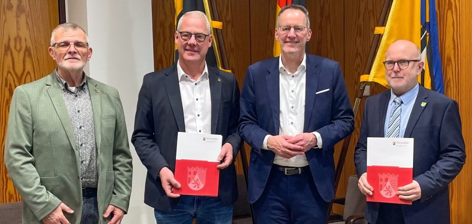 Foto: Übergabe der Förderbescheide