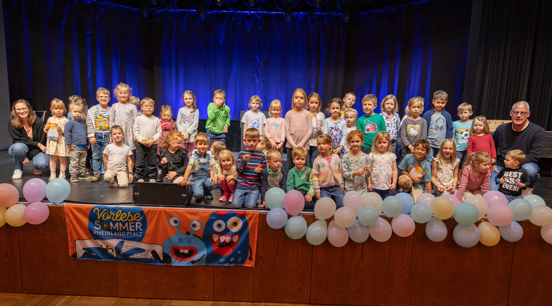 Gruppenbild mit allen teilnehmenden Kindern