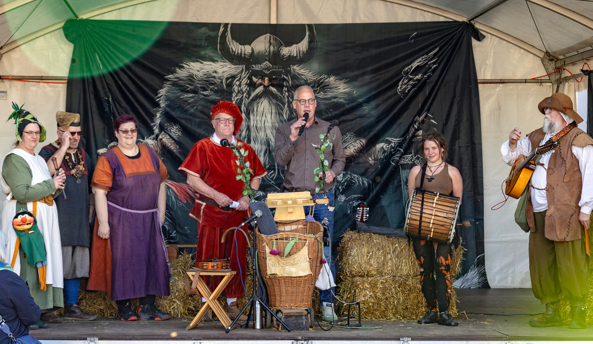 Eröffnung des Marktes auf der Bühne