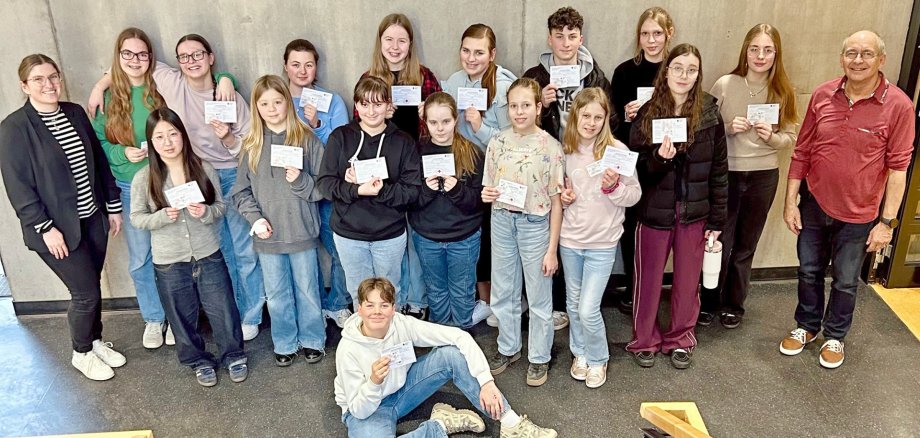 Gruppenbilder Kursteilnehmer mit Lehrkräften