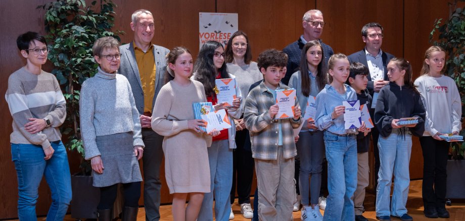 Gruppenbild mit Teilnehmern und Jury