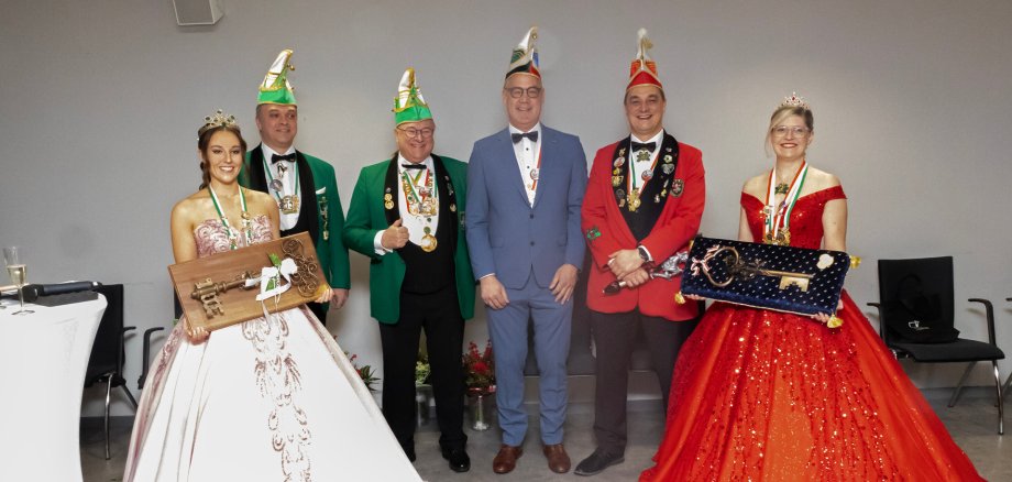 Schlüsselübergabe an die Prinzessinnen