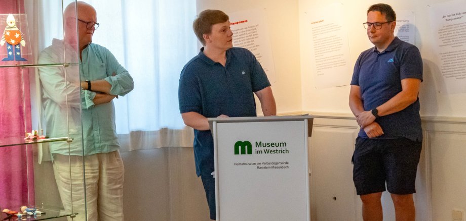 Eröffnung der Ausstellung mit Geib, Pakenis und Lenhart