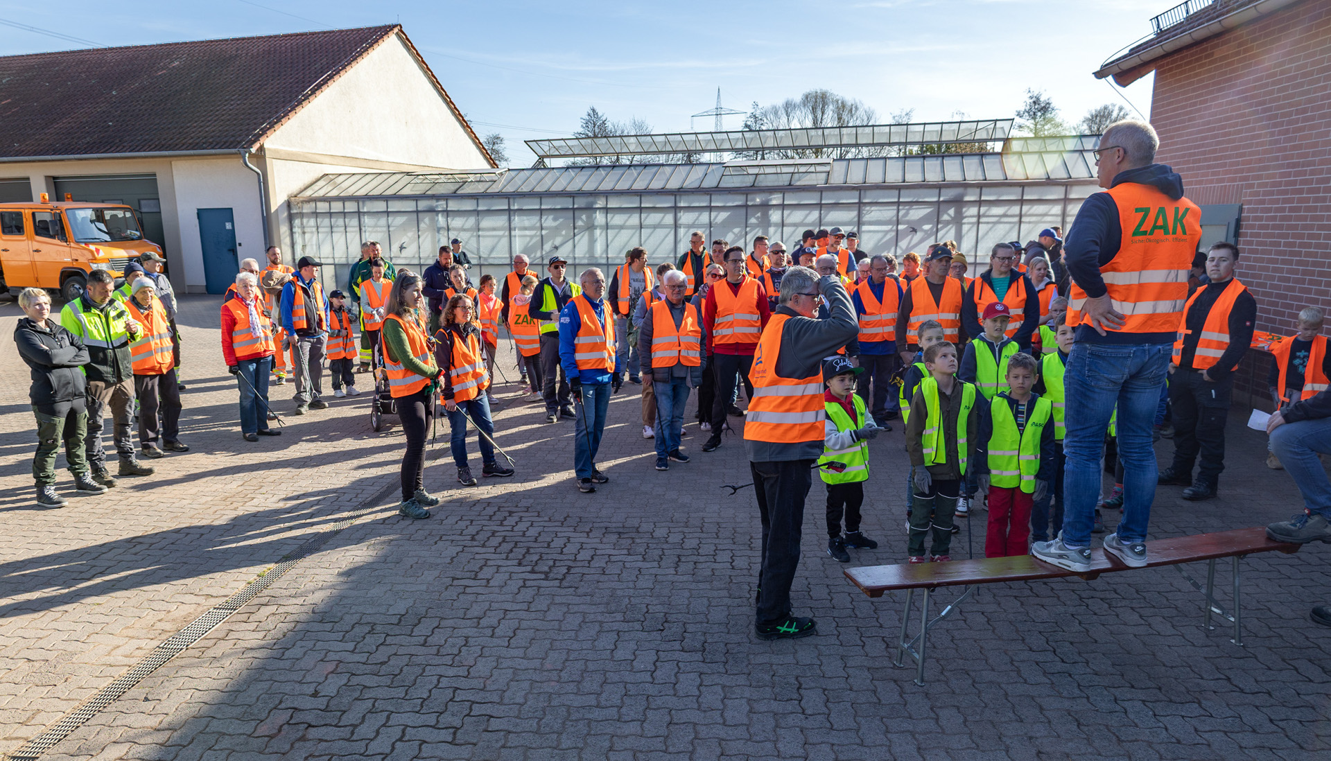 Foto: Start der Müllsammler 2025 in Ramstein