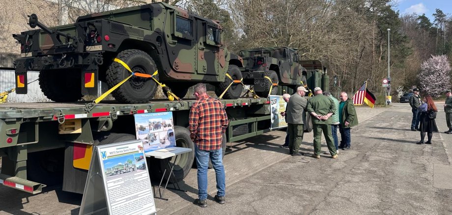 US-Truck bei der Ausstellungseröffnung