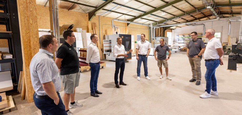 Tischlerei WERKRAUM Blick in die Halle der Tischlerei WERKRAUM